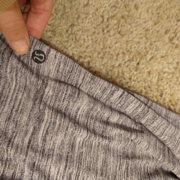 Lululemon Razorback Tank - Picture 5 of 7